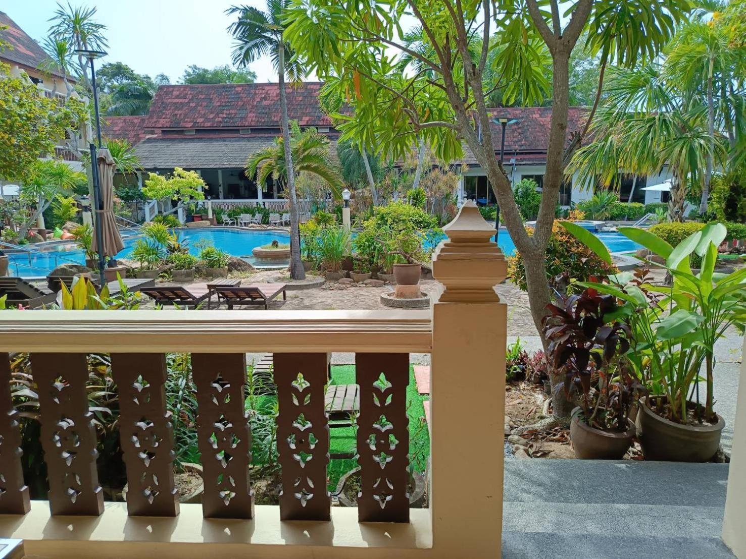 Ban Nam Mao Resort Na Chom Thian Exterior photo